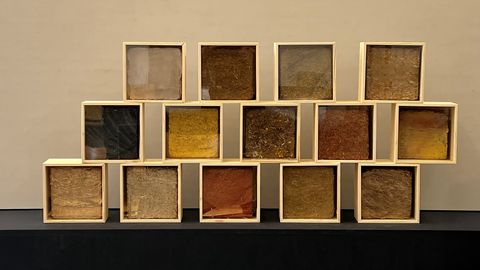 Farbvarianten und Oberflächenbehandlungen geeignet für Mikrowellen-Stroh (Foto: Katrin Linne) Professur Konstruktives Entwerfen und Tragwerkskonstruktion stellt aus