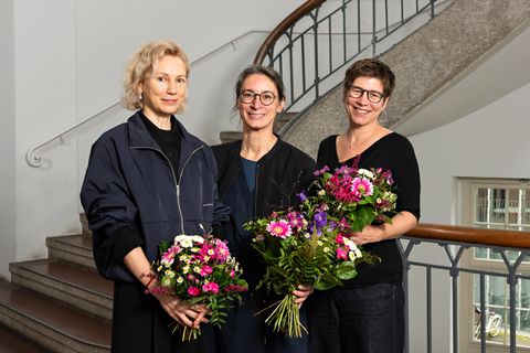Foto: Tobias Adam Dekanin Sigrun Langner, Studiendekanin Mona Mahall und Prodekanin für Forschung und Transfer Daniela Spiegel übernehmen Verantwortung
