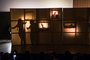 140 Erstsemesterstudierende bildeten mit ihrer Performance »lichtschattenspiel« den künstlerischen Rahmen der Graduierungsfeier. (Foto: Tobias Adam)
