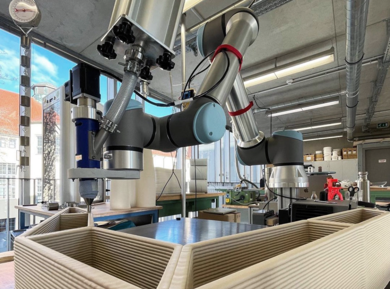 manufacturing setup, multi-axis robot arm printing ceramics