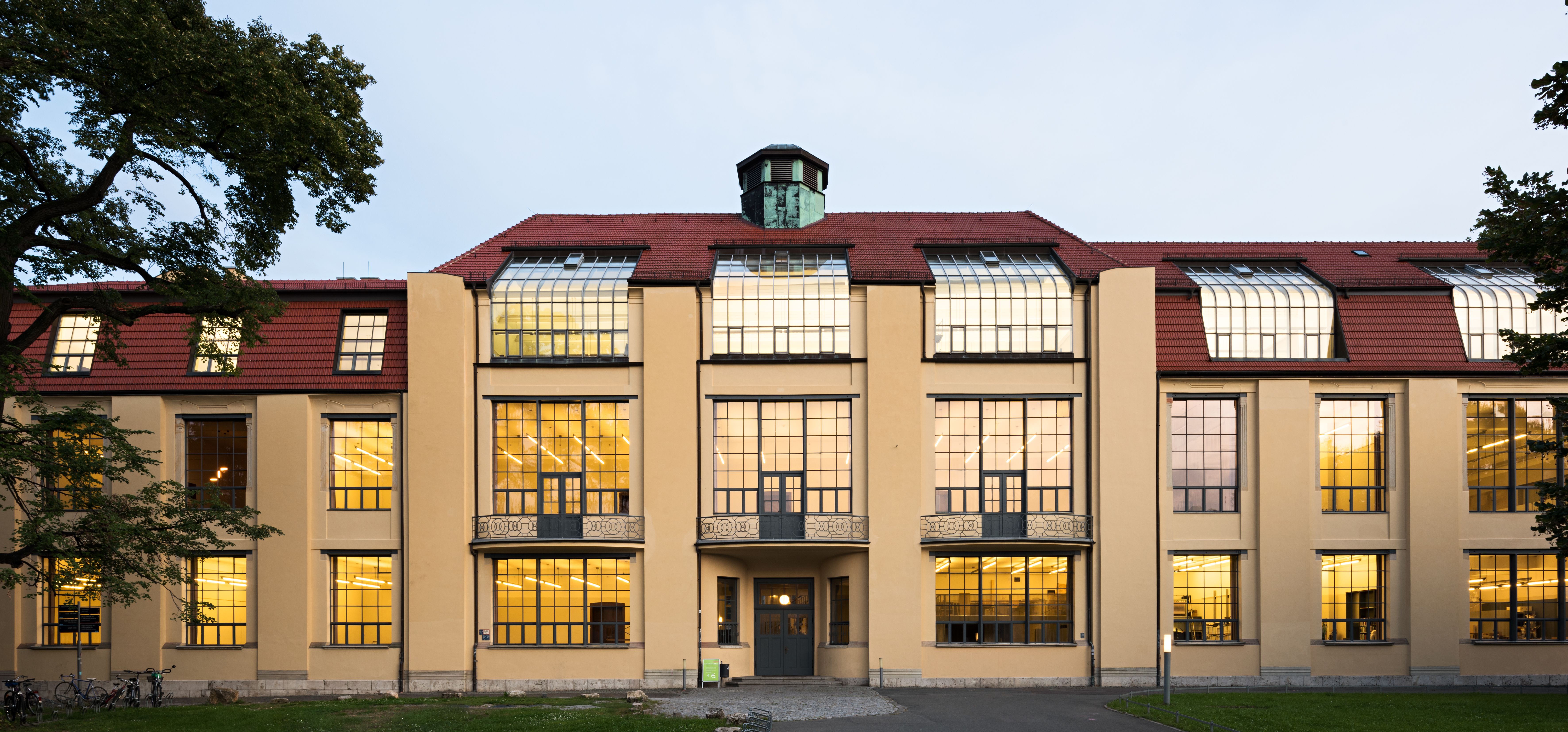 Bauhaus Universitat Weimar Bauhaus Universitat Weimar Begrusst Zum Jubilaumsjahr Uber 900 Neue Studierende