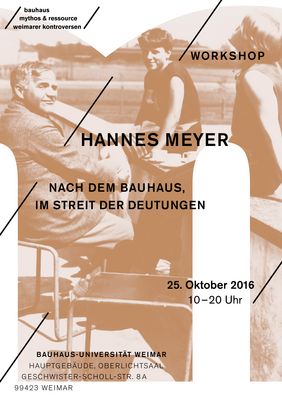 Veranstaltungsplakat: Gestaltung von Rahel Melis. Foto von Umbo (Otto Umbehr), Hannes Meyer mit Studentinnen auf der Terrasse der Bauhaus-Kantine (Mitte: Mathilde (Motschi) Cieluszek-Reindl, rechts: Margot Meschke-Sander), 1930, Fotografie/Silbergelatinep Veranstaltungsplakat: Gestaltung von Rahel Melis. Foto von Umbo (Otto Umbehr), Hannes Meyer mit Studentinnen auf der Terrasse der Bauhaus-Kantine (Mitte: Mathilde (Motschi) Cieluszek-Reindl, rechts: Margot Meschke-Sander), 1930, Fotografie/Silbergelatinep