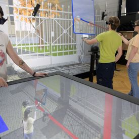 Bachelorarbeit von Tim Weißker: Applikationsinfrastrukturen für 3D-Multi-User-Multi-Display-Umgebungen in der Virtuellen Realität
