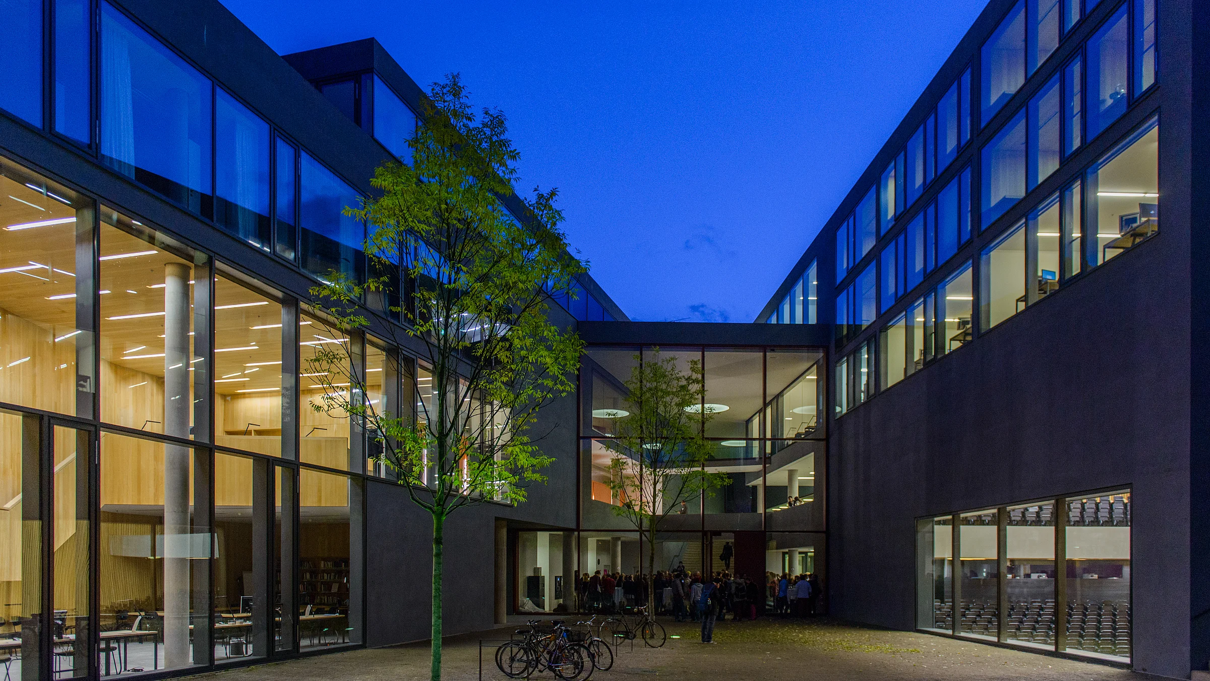 Außen, Immatrikulationsfeier, Universitätsbibliothek, Gebäude