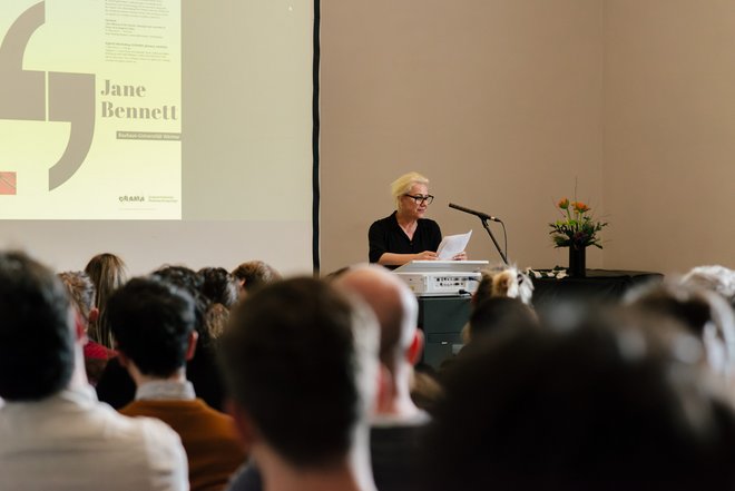 Antrittsvorlesung mit Prof. Jane Bennett im Oberlichtsaal der Bauhaus-Universität Weimar am 24. Mai 2023 (Foto: Bauhaus-Universität Weimar/ Dominique Wollniok)