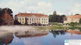 (Reko Schlos Schlodien): CC-BY-NC-SA, Copyright: Herder-Institut
