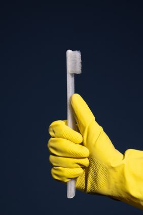 Die fertige Zahnbürste besteht nur aus einem Material, ist leicht und auch benutzbar. (Foto: Friedrich Gerlach/Felix Stockhausen)