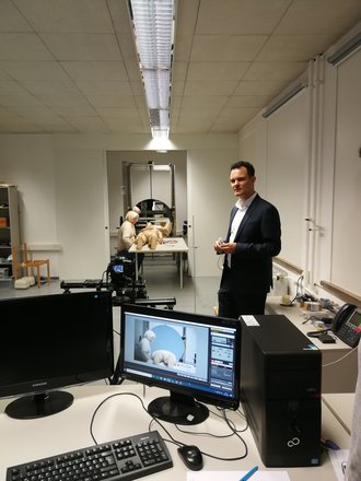 Prof. Conrad Völker and profiler Axel Petermann in the Schlieren Laboratory