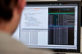 Die zweite Weimarer Crypto-Party der Bauhaus-Universität Weimar klärt Interessierte über anonymes Surfen und E-Mail-Verschlüsselung auf.