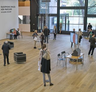 Installationsansicht »Radiophonic Spaces« im Museum Tinguely © 2018, Museum Tinguely, Basel; Foto: Daniel Spehr