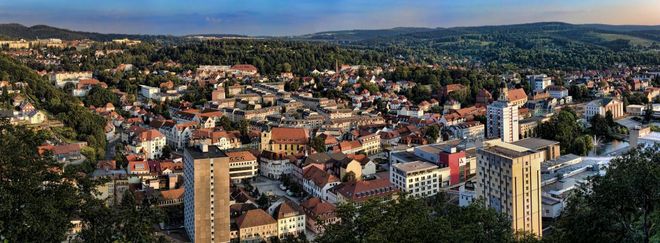 Suhl Stadtzentrum. Creative Commons Lizenz CC BY-SA 4.0, Urheber Marco Stenzel via Infoportal Thueringer Wald
