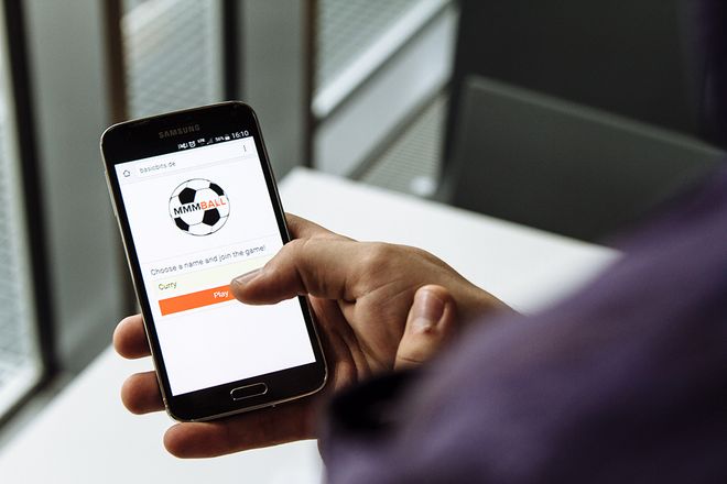 Mitmachen kann jeder, der ein Smartphone besitzt: Einfach WLan aktivieren, über die MMMBall-Seite einloggen und los geht’s!