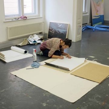 GRAFE-Kreativpreis-Gewinnerin Charlene Hahne bei den Vorbereitungen für den Transport ihrer Arbeiten nach Berlin (Quelle: Bauhaus-Universität Weimar, Foto: Andrea Karle)