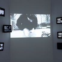 Videoinstallation "Alles perfekt,jetzt geht’s los!" - Livia Mignosi - Foto: Catalina Giraldo