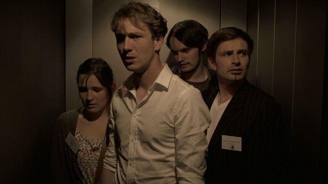 Filmstill: GEDANKENSPIELE ÜBER MODERNE LIEBE von Tim Burek (Fantasy/Experimental)
