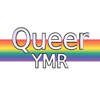 The logo shows a horizontal rainbow-stripe on a white background. In white, violet-rimmed letters, the words »QueerYMR« are laid across the rainbow-stripe and the white background.