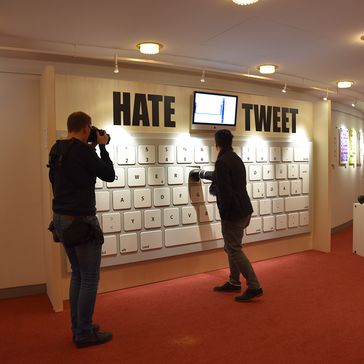 Hate Tweet Installation