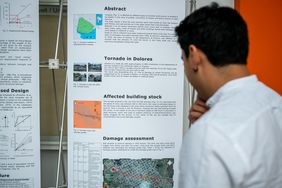 Erdbeben, Überschwemmungen, Stürme – extreme Wetterlagen und Naturkatastrophen stellen Bauingenieur*innen vor große Herausforderungen. Aktuelle Forschungsergebnisse präsentieren die Studierenden unter anderem bei der summaery. Bauhaus Universität Weimar, Foto: Thomas Müller