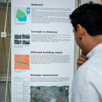 Erdbeben, Überschwemmungen, Stürme – extreme Wetterlagen und Naturkatastrophen stellen Bauingenieur*innen vor große Herausforderungen. Aktuelle Forschungsergebnisse präsentieren die Studierenden unter anderem bei der summaery. Bauhaus Universität Weimar, Foto: Thomas Müller