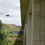 Mithilfe sogenannter »Unmanned Aircraft Systems« können die Wissenschaftler der Bauhaus-Universität Weimar Bauwerke systematisch auf ihren Zustand untersuchen. (Foto: Bauhaus-Universität Weimar, Norman Hallermann)