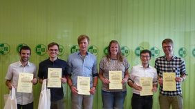 Supervisor und Teilnehmende der Bauhaus-Universität Weimar bei der Zertfikatsvergabe Supervisor und Teilnehmer der Bauhaus-Universität Weimar bei der Zertfikatsvergabe