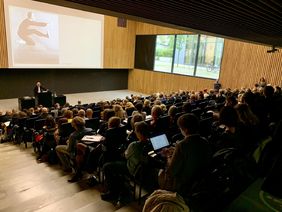 Teilnehmerinnen und Teilnehmer der Konferenz 2019 im Audimax