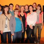 Bild (Quelle: Christoph Eder, Fakultät Medien): v.l.n.r.: Duc Ngo Ngoc, Michaela Honauer, Robert Sawallisch, Maike Mia Höhne, Clemens Beier, Dr. Renate Jurzik, Andrea Augsten, Anke Trojan, Katrin Steiger, Sylvia Rohr, Claudia Laade (Merkur Bank)