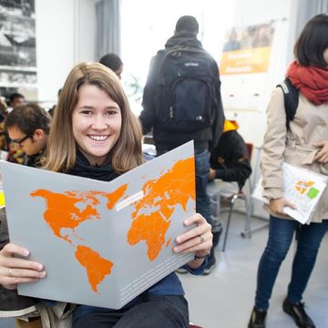 Studentin in der International Welcome.Lounge 2013