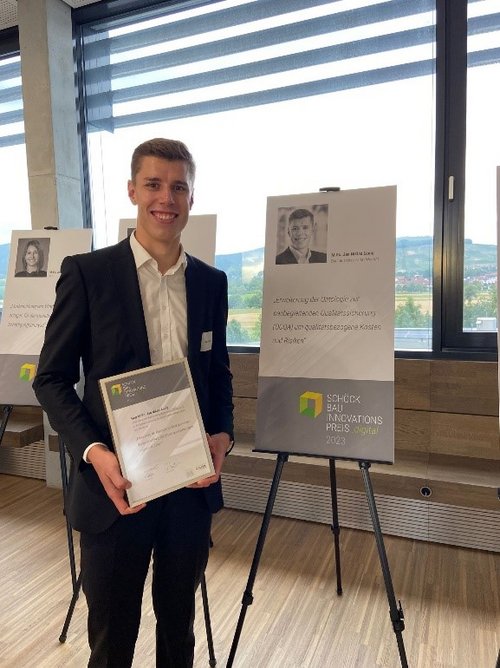 Absolvent Jan Lüning wurde mit dem ersten Platz des Schöck BAU-Innovationspreis_digital geehrt. Foto: Professur Baubetrieb und Bauverfahren.