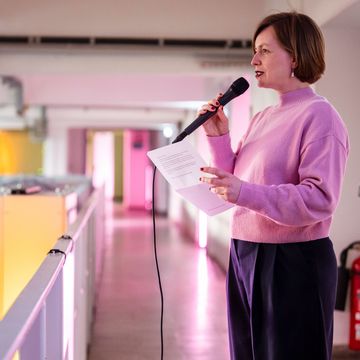 Dr. Ulrike Kuch eröffnet die Themenjahre der Bauhaus-Universität Weimar im Windkanal der Universität. Foto: Bauhaus-Universität Weimar/ Thomas Müller
