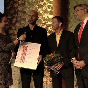 Für seinen Fernsehbeitrag »Mit Guido Kunze von Mühlhausen nach China« erhielt Medienkunst/Mediengestaltungs-Student Steven Mehlhorn den Thüringen-Preis beim »Rundfunkpreis Mitteldeutschland 2013 – Fernsehen«. (Bild: Olaf Nenninger)