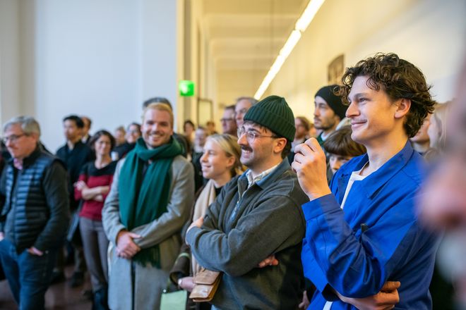 Foto der Ausstellungseröffnung und Buchpräsentation.