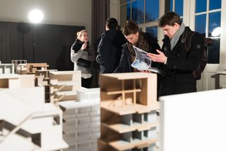 Impressionen von der Ausstellung (Foto: Tobias Adam)