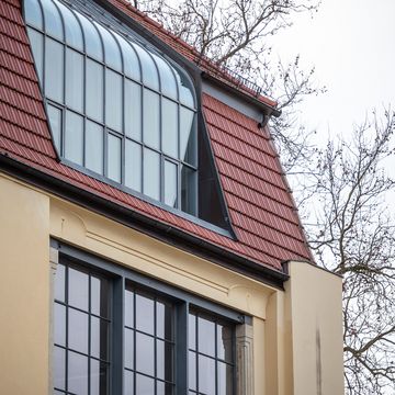 upper part of the main building of the Bauhaus-Universität Weimar