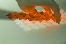 Das Grafik-Team Carolin Klemm und Eric Jentzsch lädt mit der visuellen Gestaltung der summaery2017 zum Experimentieren und Mitmachen ein. (Foto: Hüftstern) Das Grafik-Team Carolin Klemm und Eric Jentzsch lädt mit der visuellen Gestaltung der summaery2017 zum Experimentieren und Mitmachen ein. (Foto: Hüftstern)
