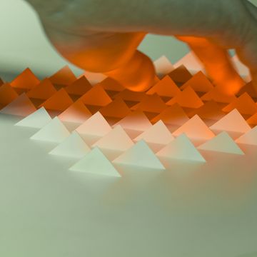 Das Grafik-Team Carolin Klemm und Eric Jentzsch lädt mit der visuellen Gestaltung der summaery2017 zum Experimentieren und Mitmachen ein. (Foto: Hüftstern)