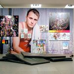 FETTI TORETTI YOU CANN DO IT TOO, 2013, Mixed Media Installation (Portrait von Susann Nürnberger), 650 x 400 x 330cm (size variable), »Kunststudenten stellen aus«, 2013, Bundeskunsthalle, Bonn