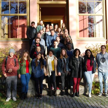 Gurppenfoto der Studierenden am Institut für Europäische Urbanistik (Copyright: European Urban Studies)