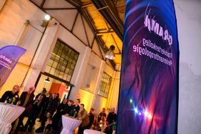 Nach sechsjähriger Laufzeit fand im ehemaligen Straßenbahndepot Weimar ein bewegender Abschied des DFG-Graduiertenkollegs Medienanthropologie statt. Foto: Henry Sowinski