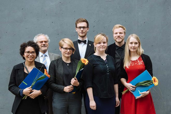 Die Deutschlandstipendiatinnen und -stipendiaten mit Prof. Witt