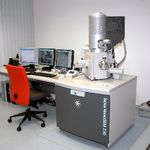 FE-SEM Nova NanoSEM 230, installiert im Elektronenmikroskopischen Labor des F. A. Finger-Instituts für Baustoffkunde der Bauhaus-Universität Weimar (FIB)