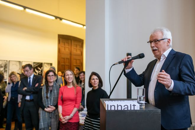 Foto der Ausstellungseröffnung und Buchpräsentation.