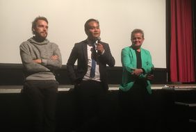 v.l.n.r: Clemens Beier (Kamera), Đức Ngô Ngọc (Regie) und der Moderator der Veranstaltung; Foto: Wolfgang Kissel