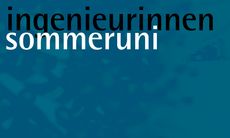 Das Schriftlogo zeigt die Worte »Ingenieurinnen-Sommeruni« in schwarzen Buchstaben auf einem Hintergrund aus verschiedene Blautönen, der an Wasser erinnert.