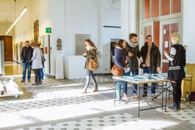 Auch das Hauptgebäude der Universität und viele weitere Orte auf dem