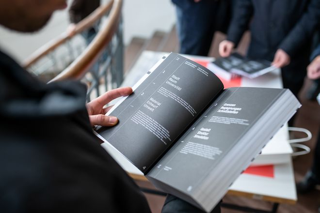 Foto der Ausstellungseröffnung.
