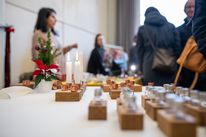 Bauhaus Weihnachtsmarkt »Kauf dir ein Stück Bauhaus« 2019, Bauhaus-Universität Weimar, Fotograf: Thomas Müller.