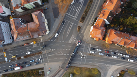 Luftbildaufnahme vom Verkehrsknotenpunkt Gothaer Platz in Erfurt. Foto: Bauhaus-Universität Weimar, Julius Uhlmann. 