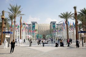 Auf Einladung der UN reiste eine Gruppe Weimarer Studierender zur Weltklimakonferenz 2023 nach Dubai. Foto: David Gaeckle Auf Einladung der UN reiste eine Gruppe Weimarer Studierender zur Weltklimakonferenz 2023 nach Dubai. Foto: David Gaeckle