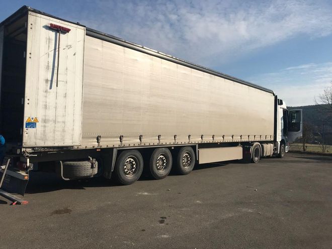 20-Tonnern-LKW von hinten